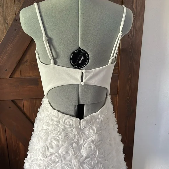 Lulu's White Floral Dress - Picture 2 of 8